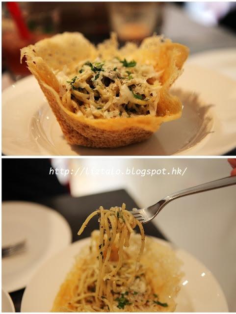 外形与「中菜的酥炸雀巢」极为相似的cacio e pepe