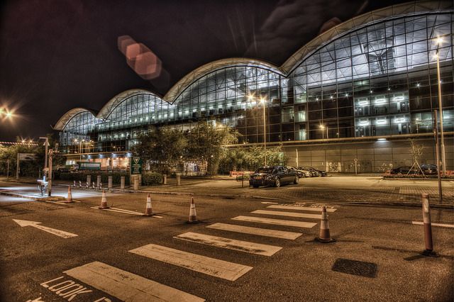 机场摄影之二 — 机场观景台 (香港夜景系列)